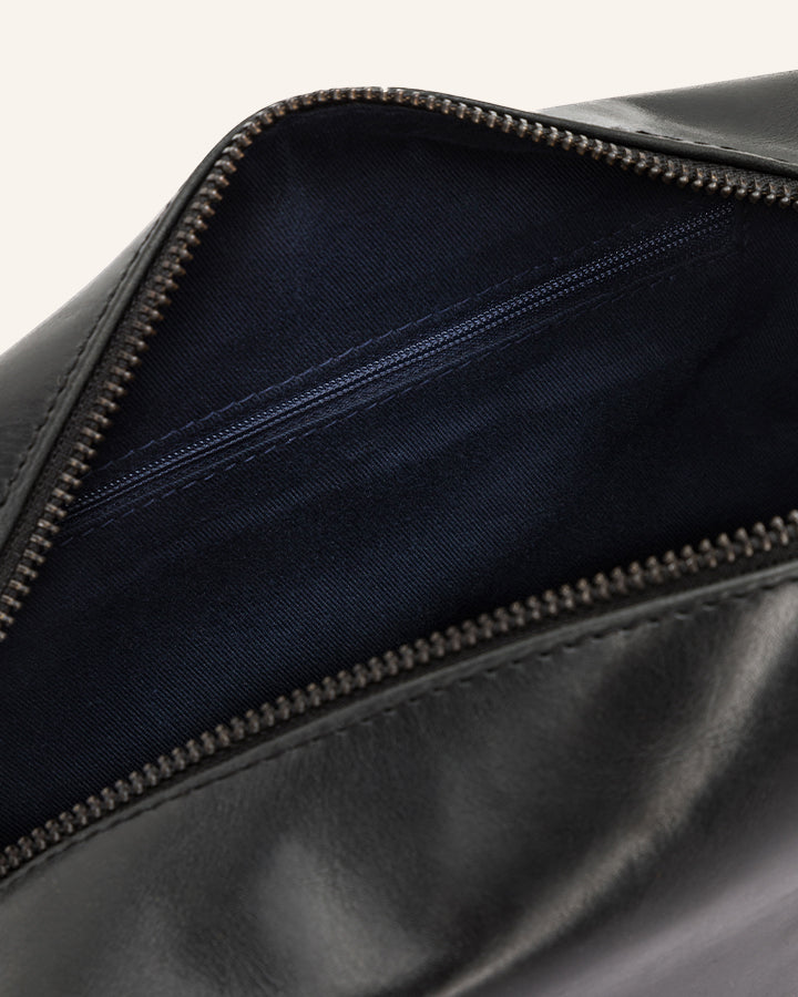 Leather washbag Everest