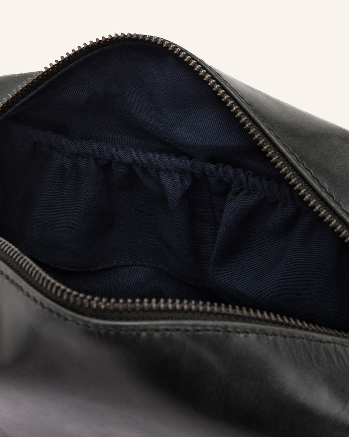 Leather washbag Everest